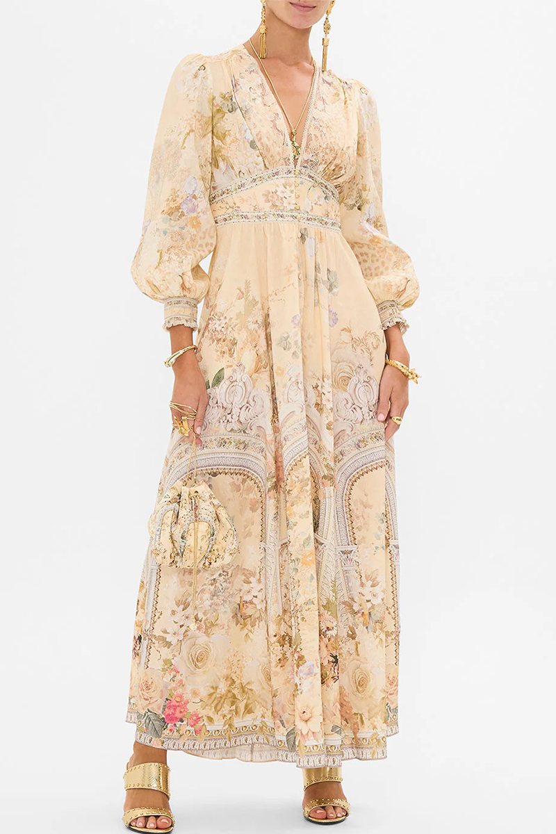 Gracefully Styled Dress for Any Occasion