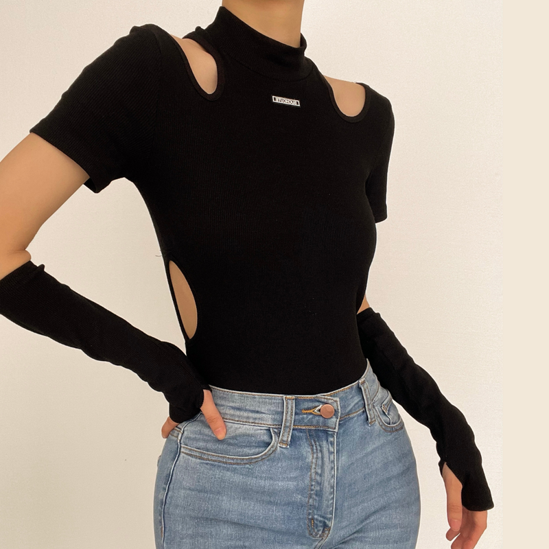 Effortlessly Elegant Garment with a Timeless Design