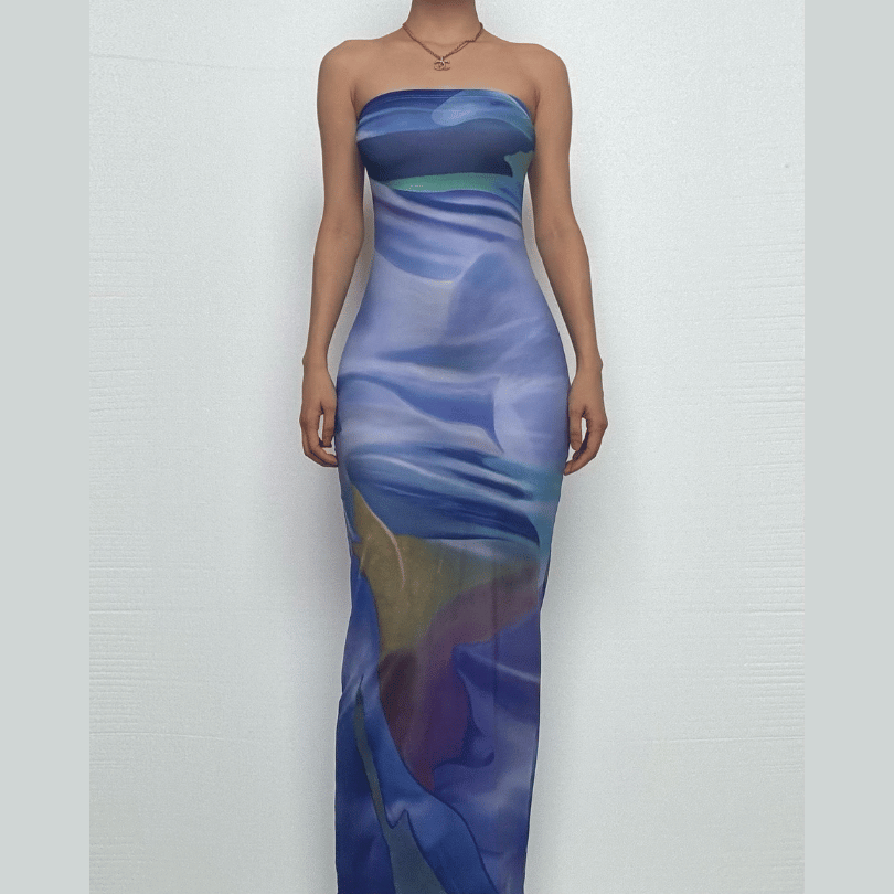 A Vintage Style Dress with Delicate Timeless Details
