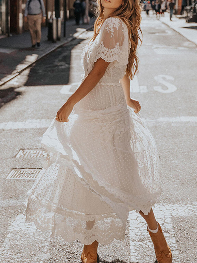 Well Tailored Dress with a Graceful Silhouette
