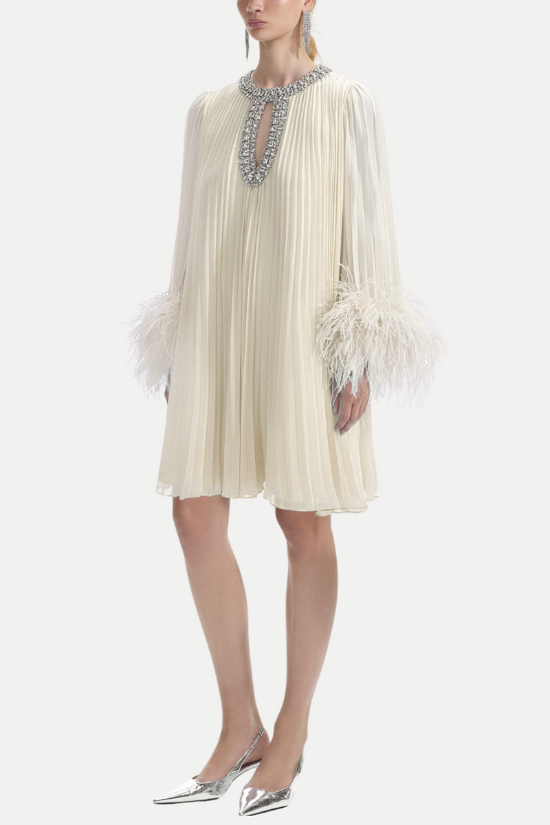 Beautifully Finished Dress in a Timeless Design