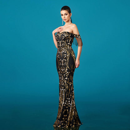 Beautifully Finished Dress in a Timeless Design