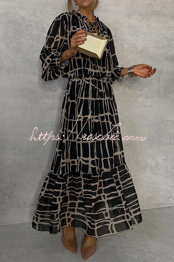 Beautifully Finished Dress in a Timeless Design