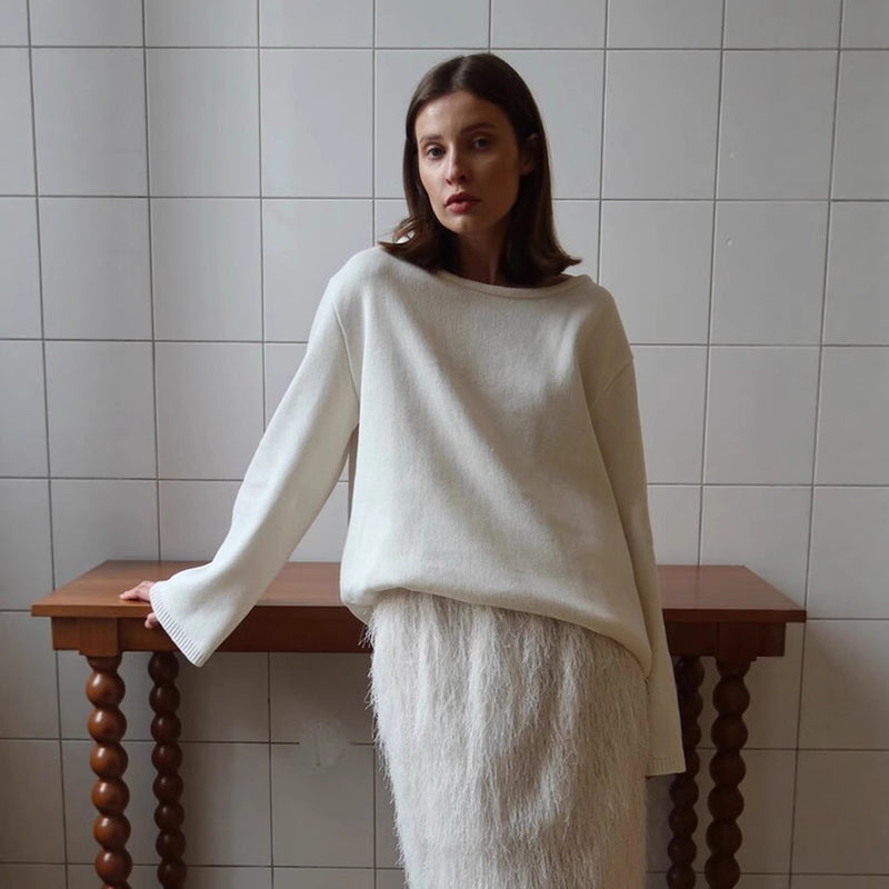 Well Tailored Sweater with a Graceful Silhouette