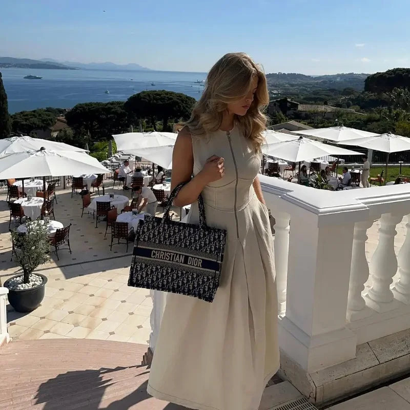 Beautifully Crafted Dress in a Classic Style