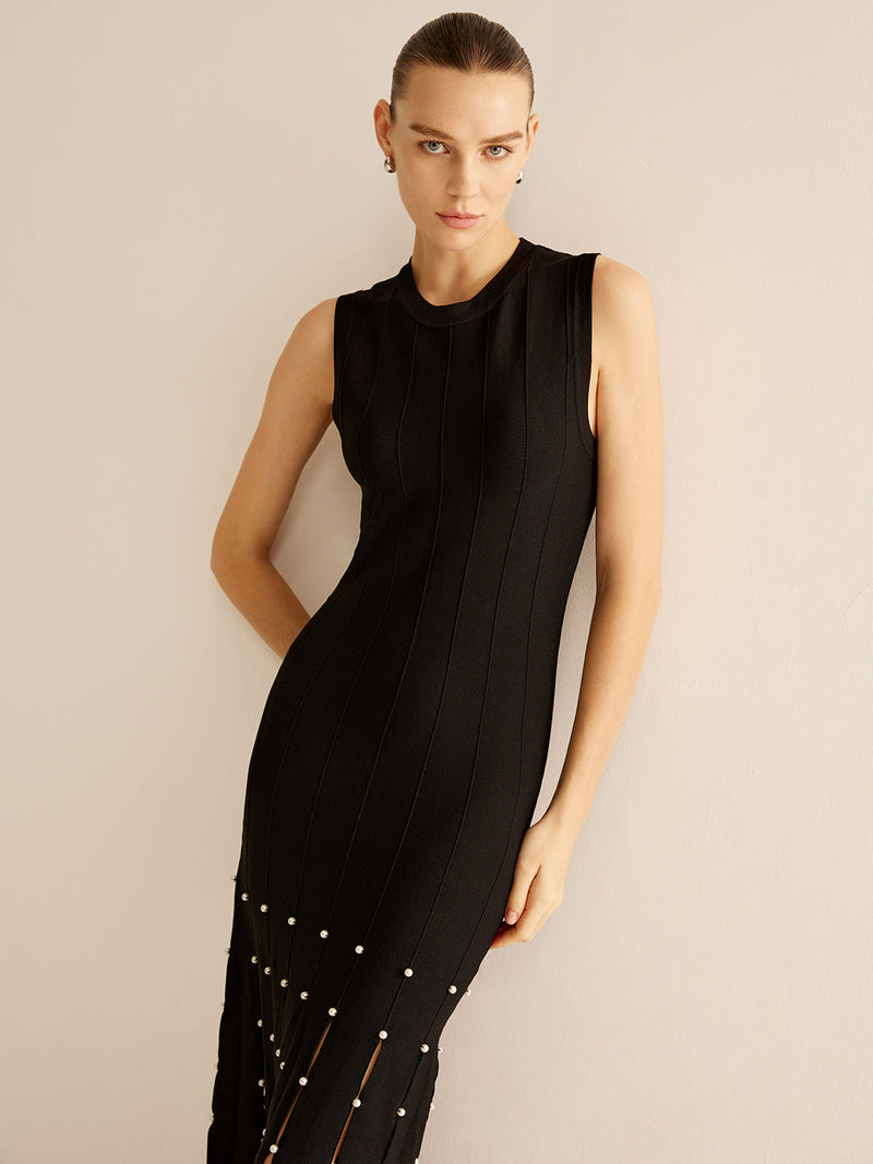 Well Tailored Sweater with a Graceful Silhouette