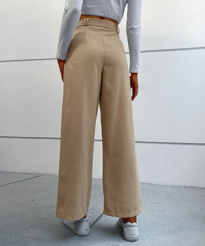 Effortlessly Elegant Pants with a Timeless Design