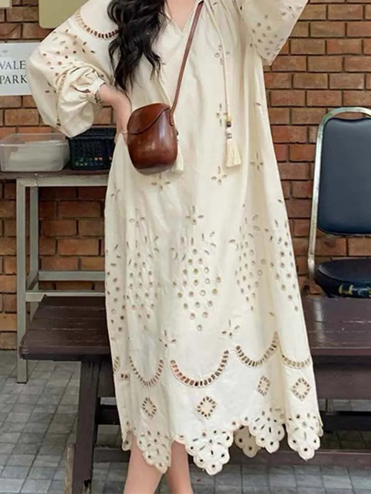 Beautifully Finished Dress in a Timeless Design