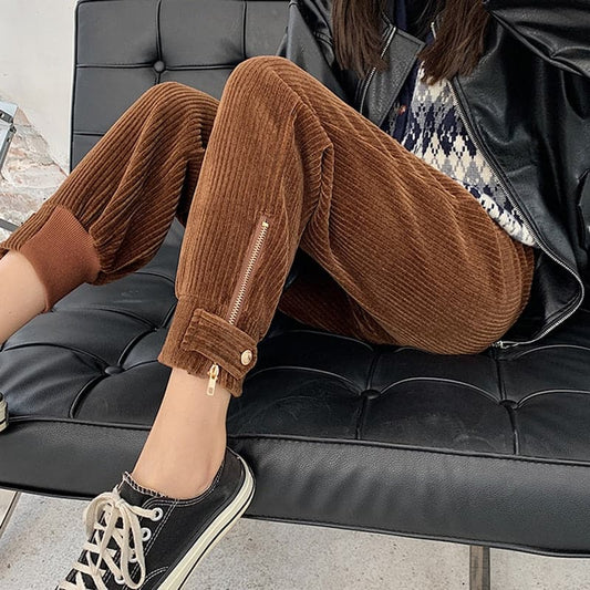 Sophisticated Trousers with a Clean Classic Look