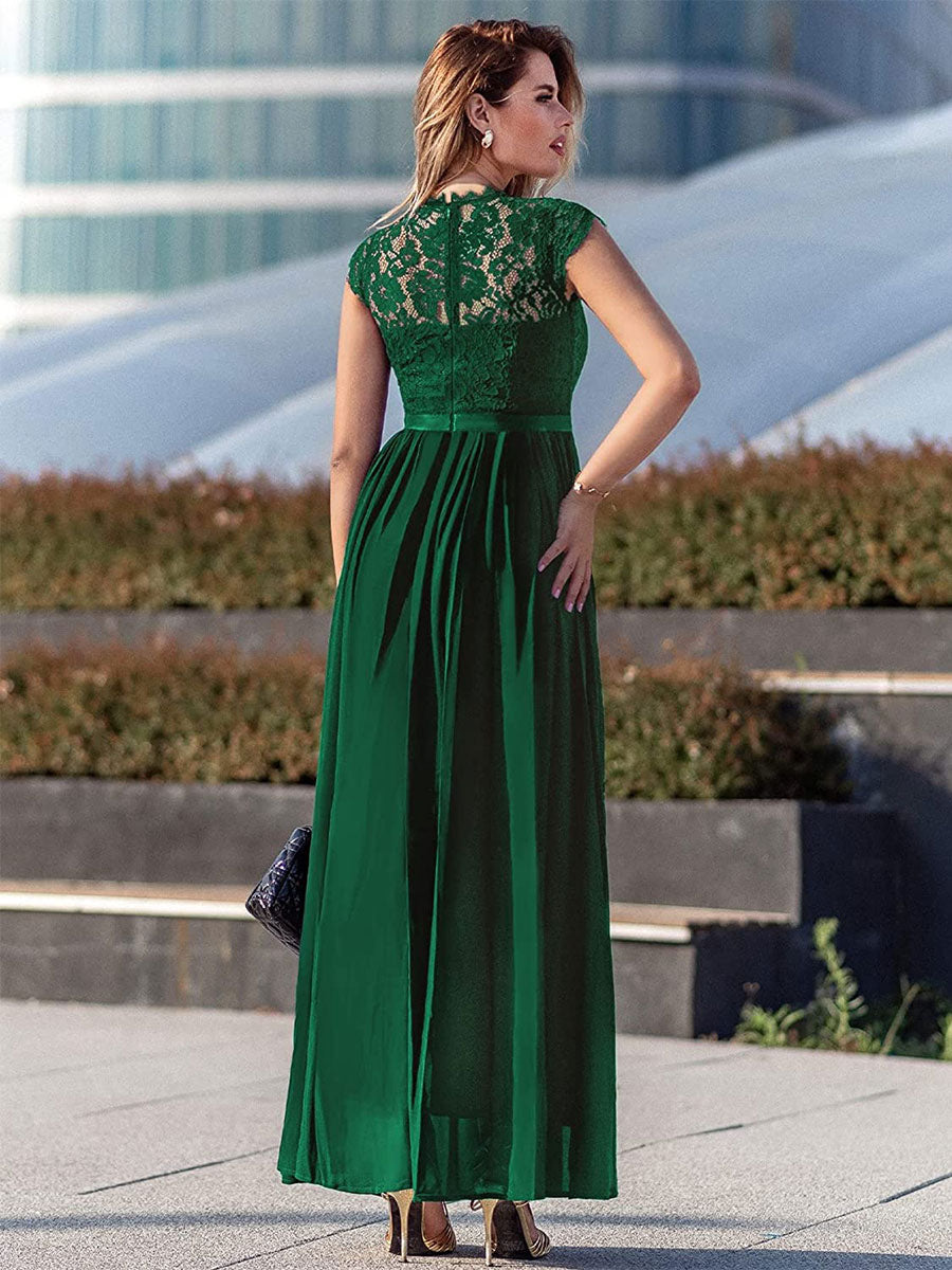 Sophisticated Dress with a Clean Classic Look