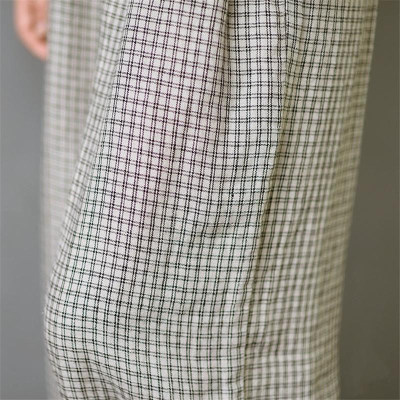 Well Tailored Pants with a Graceful Silhouette