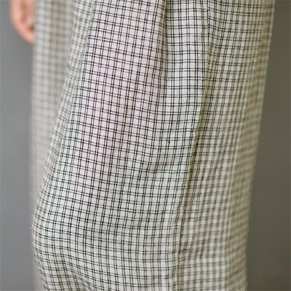 Well Tailored Pants with a Graceful Silhouette