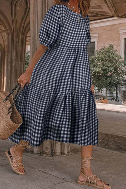 Beautifully Finished Dress in a Timeless Design