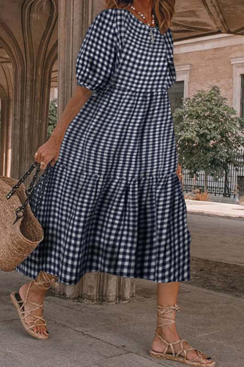 Beautifully Finished Dress in a Timeless Design