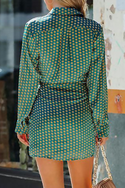Classic Vintage Dress with a Flattering Fit