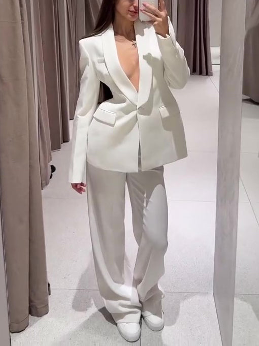 Polished Jacket with an Effortless Classic Look