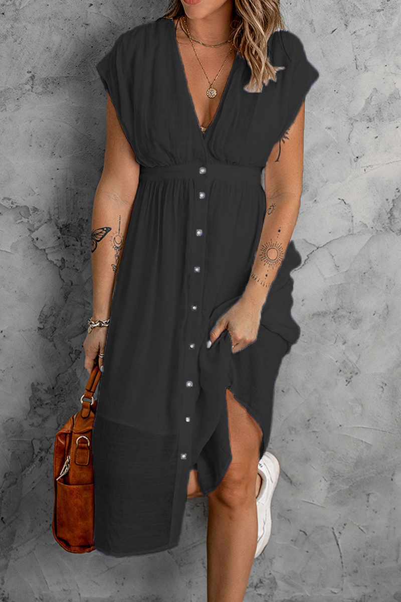 Beautifully Finished Dress in a Timeless Design