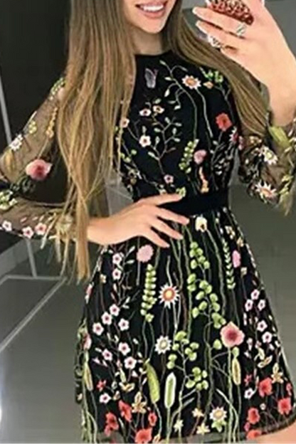 Classic Vintage Dress with a Flattering Fit