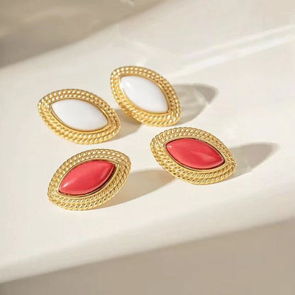 Romantic Gold Earring for Special Moments