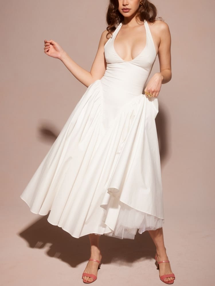 Beautifully Finished Dress in a Timeless Design