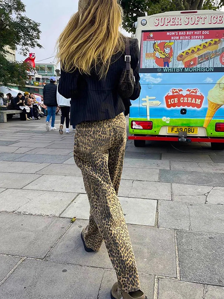 Sophisticated Pants with a Clean Classic Look