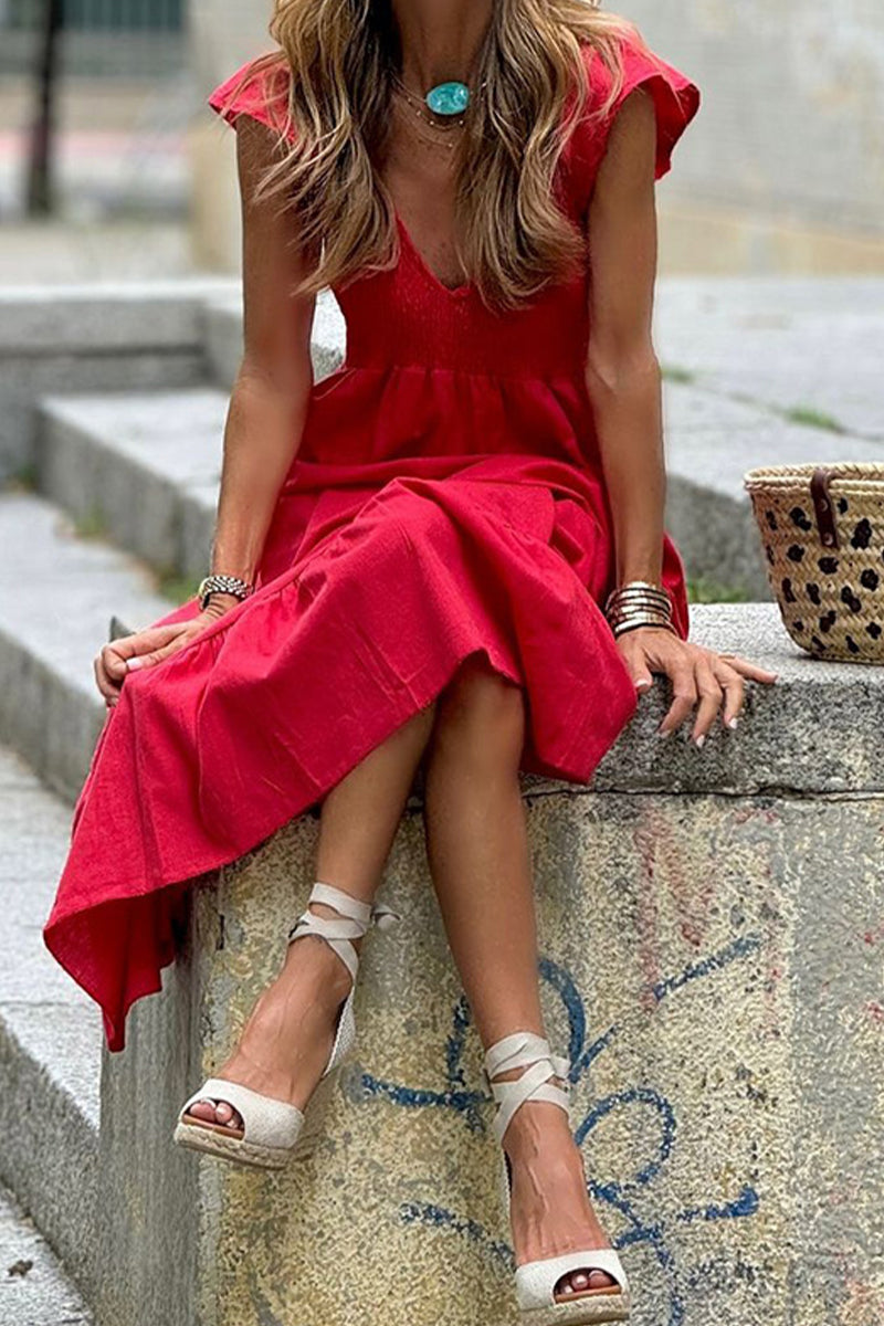 Beautifully Finished Dress in a Timeless Design