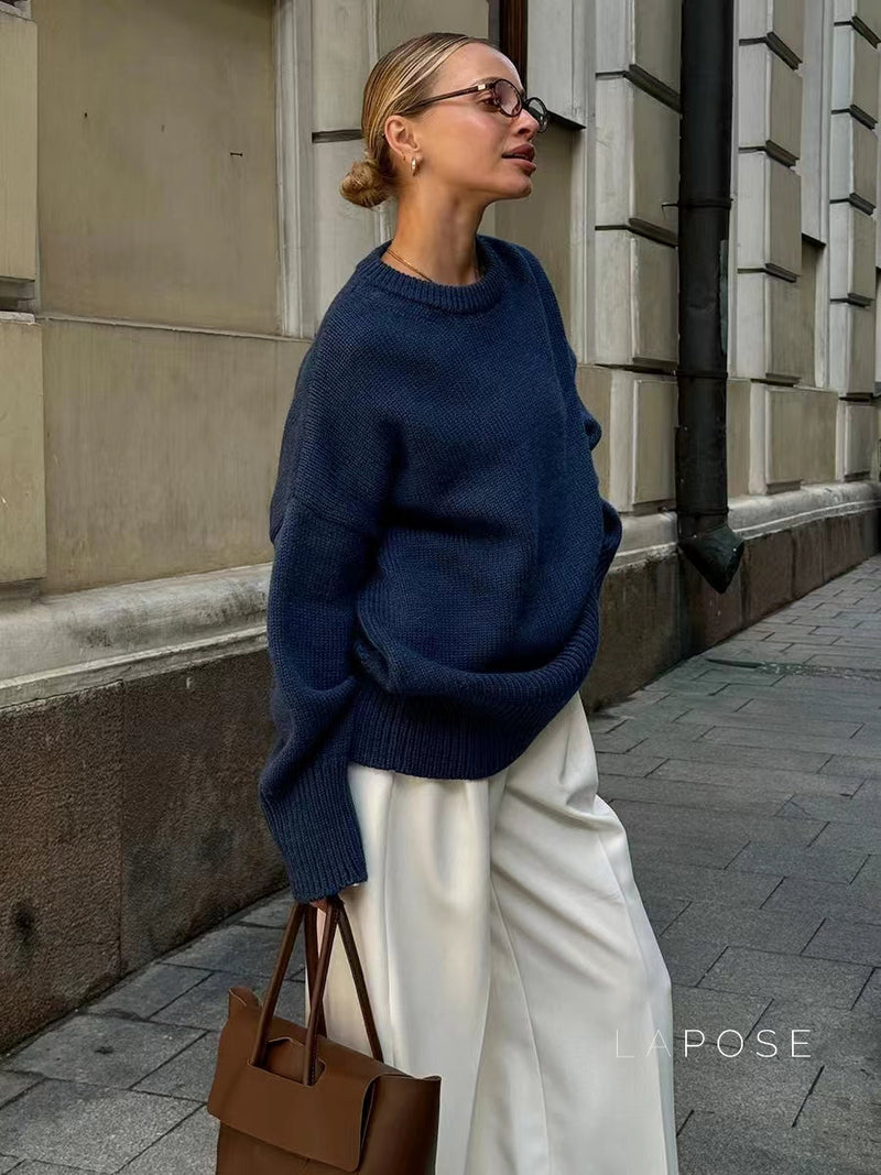 Effortlessly Elegant Sweater with a Timeless Design