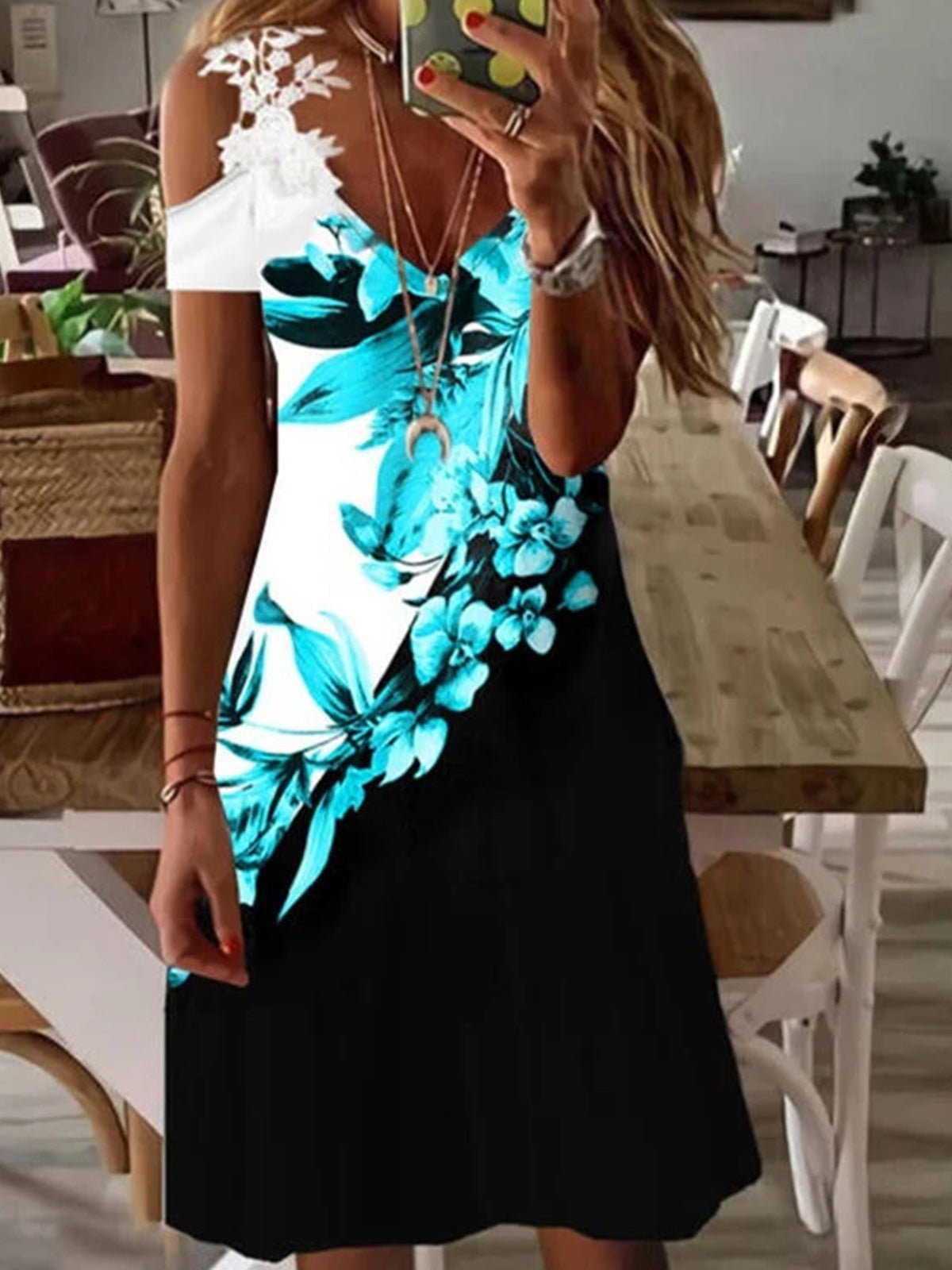 Beautifully Finished Dress in a Timeless Design