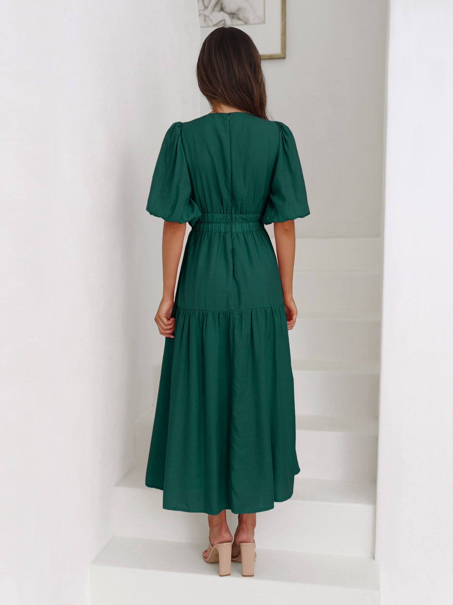 Well Tailored Dress with a Graceful Silhouette