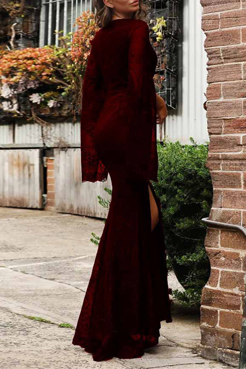 Well Tailored Dress with a Graceful Silhouette
