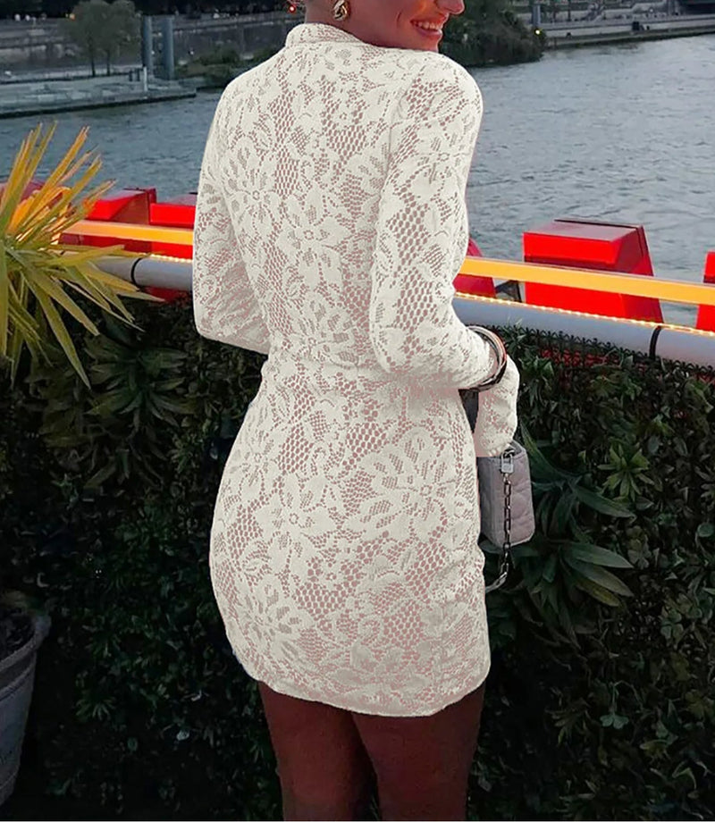 Well Tailored Dress with a Graceful Silhouette