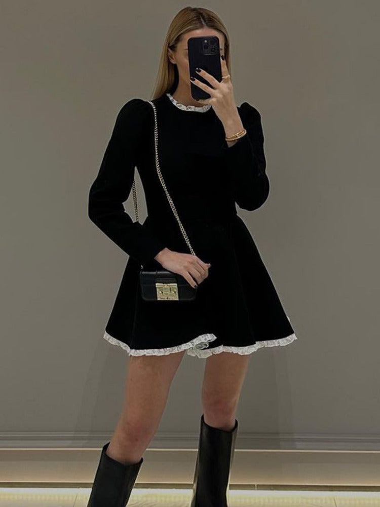 Effortlessly Elegant Dress with a Timeless Design