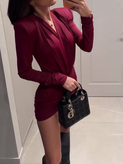 Well Tailored Dress with a Graceful Silhouette