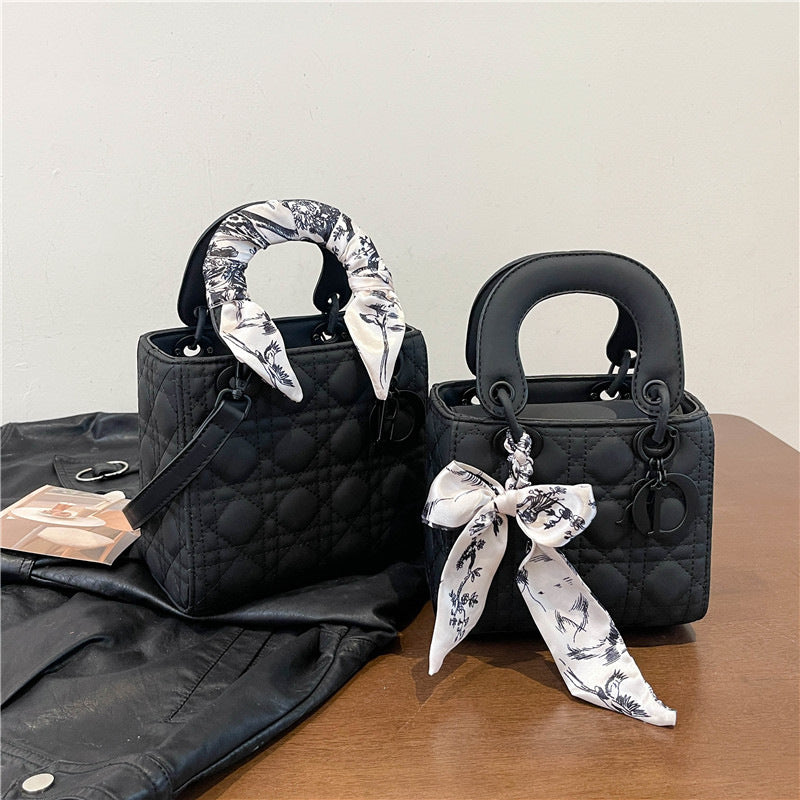 Classic Vintage Bag with a Flattering Fit