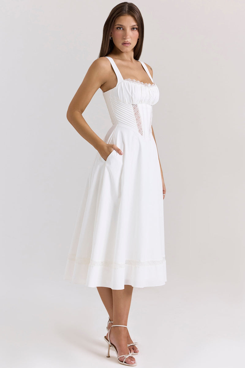 Beautifully Crafted Dress in a Classic Style
