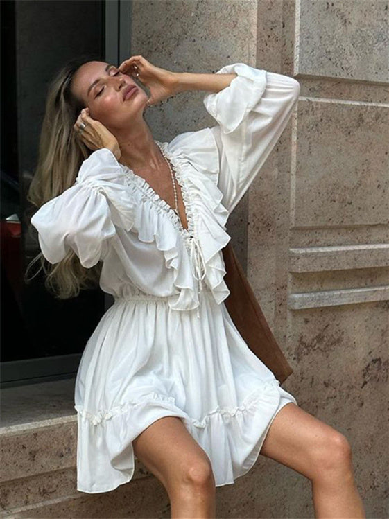 Effortlessly Elegant Dress with a Timeless Design