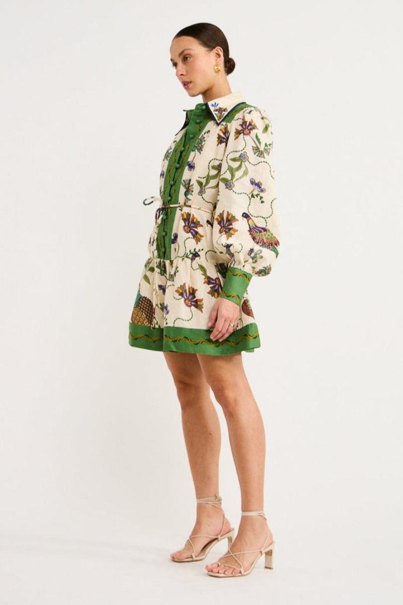 Classic Vintage Dress with a Flattering Fit