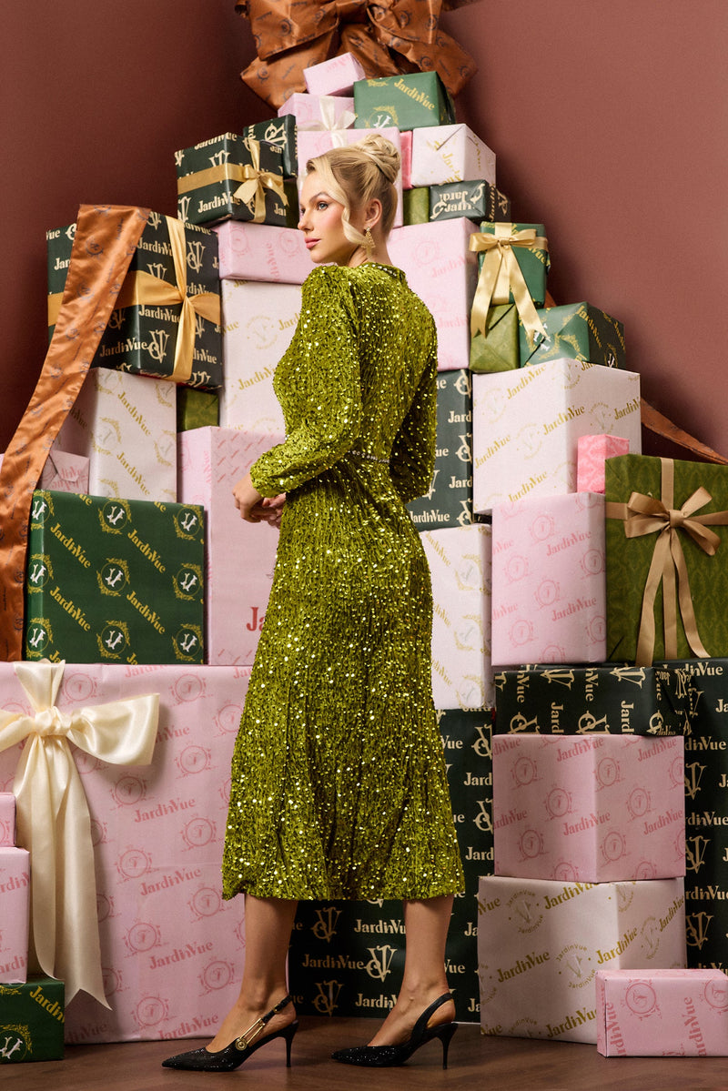 Classic Vintage Dress with a Flattering Fit