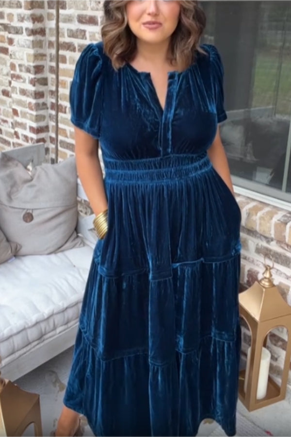 Effortlessly Elegant Dress with a Timeless Design
