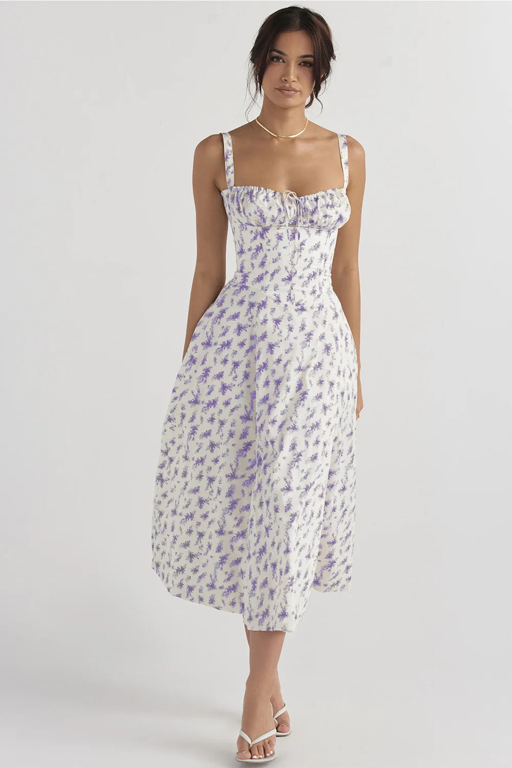 Well Tailored Dress with a Graceful Silhouette
