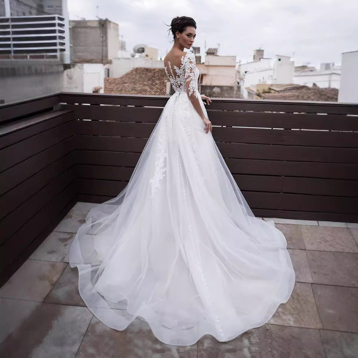 Beautifully Crafted Dress in a Classic Style