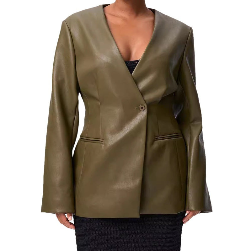 Gracefully Styled Coat for Any Occasion