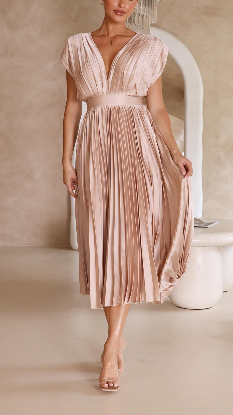 Effortlessly Elegant Dress with a Timeless Design