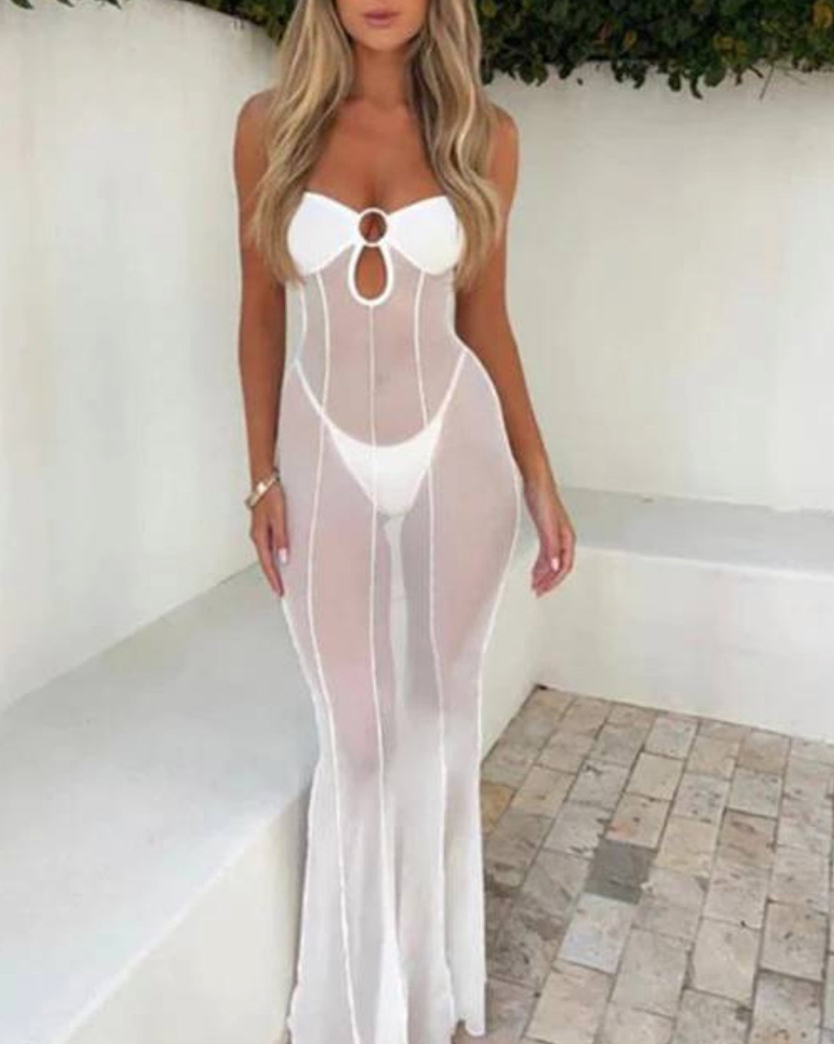 Beautifully Crafted Dress in a Classic Style