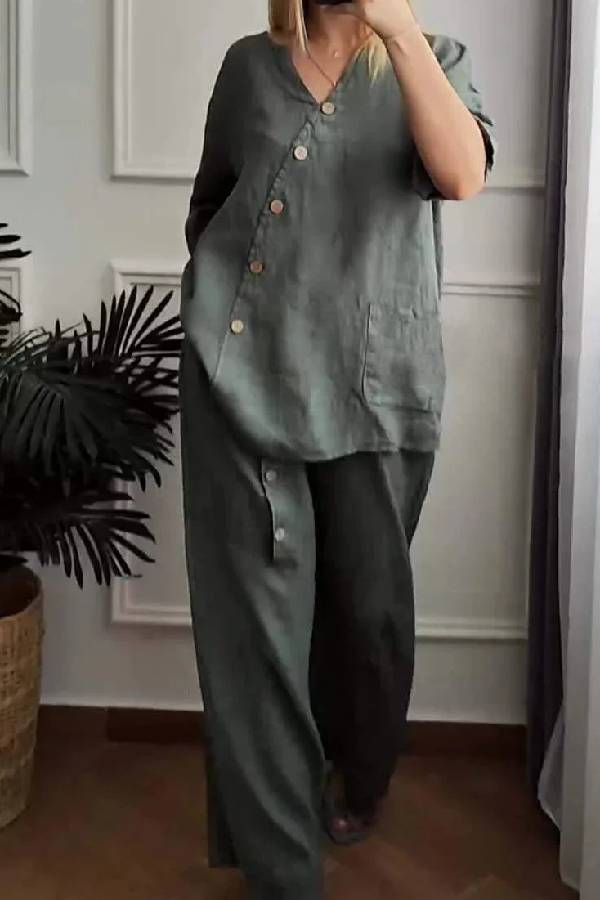 Sophisticated Pants with a Clean Classic Look