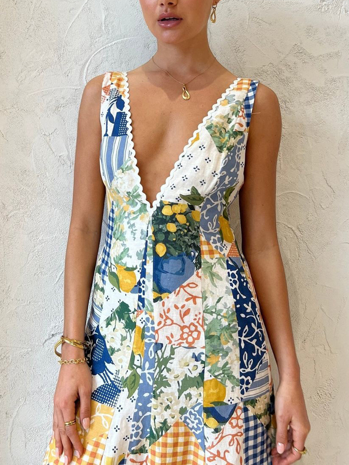 Classic Vintage & Enduringly Stylish Dress
