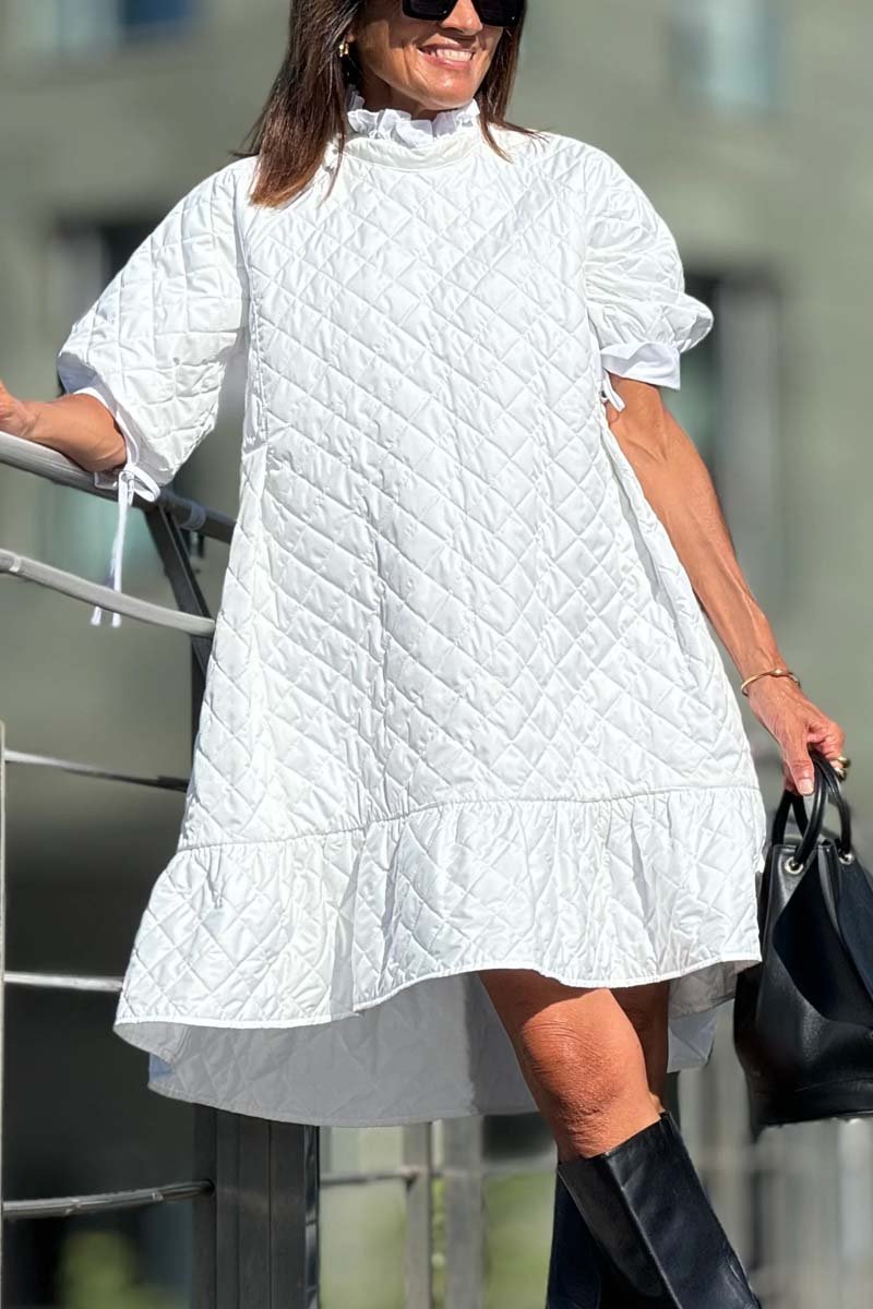 Classic Vintage Dress with a Flattering Fit