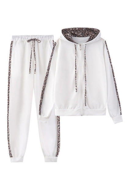 Effortlessly Elegant Garment with a Timeless Design