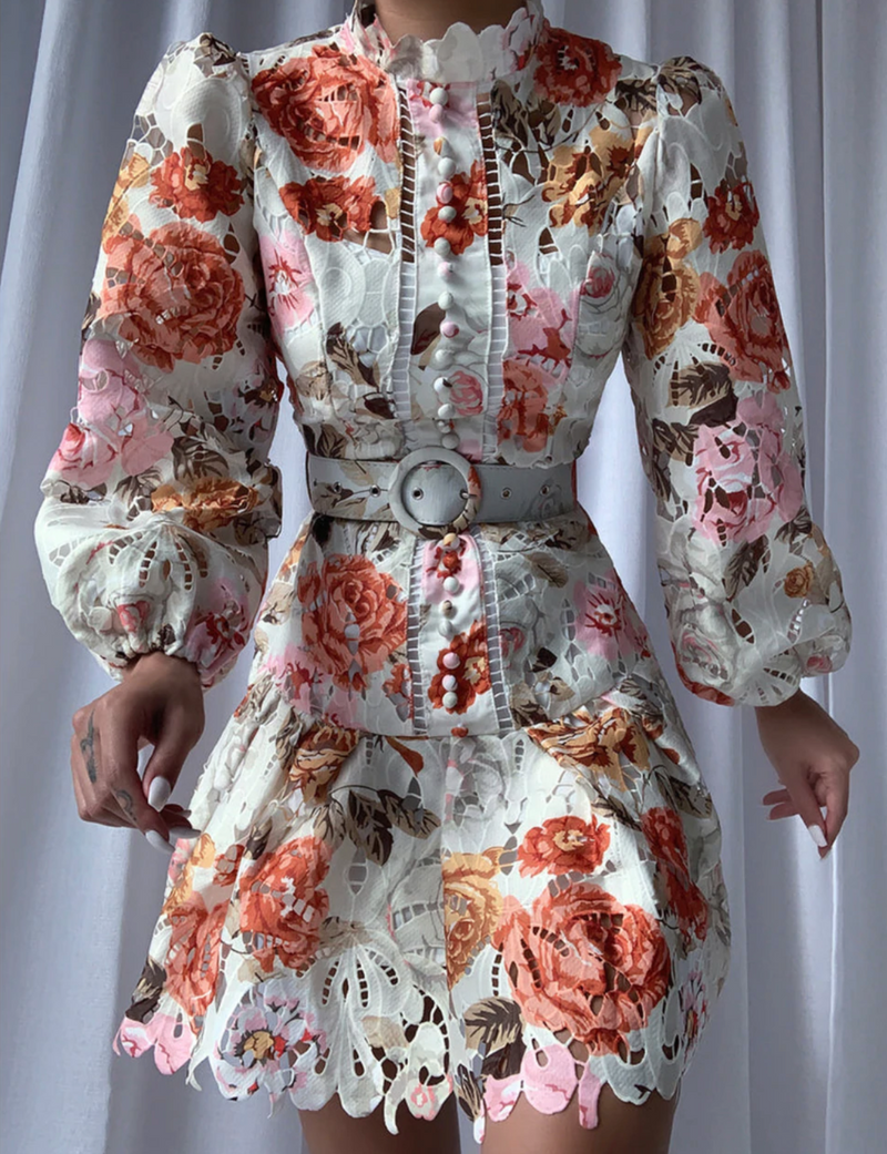 Well Tailored Dress with a Graceful Silhouette