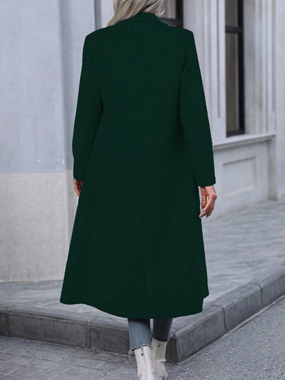 Well Tailored Coat with a Graceful Silhouette